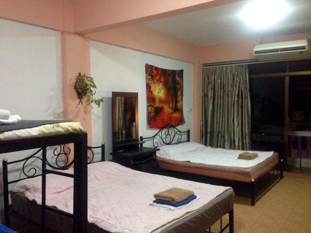 Artem'S Guesthouse Джомтьєн-Біч Екстер'єр фото