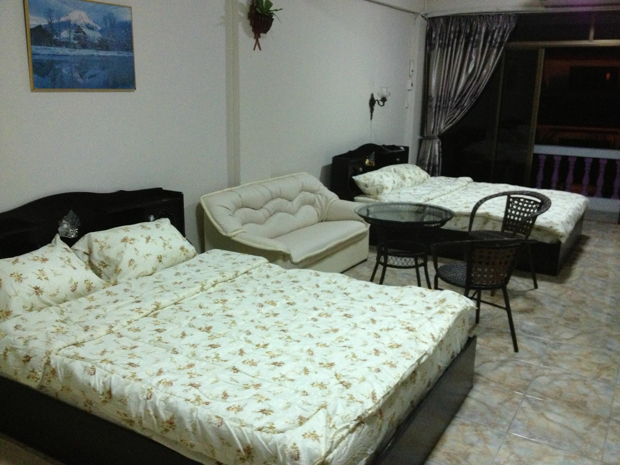 Artem'S Guesthouse Джомтьєн-Біч Екстер'єр фото
